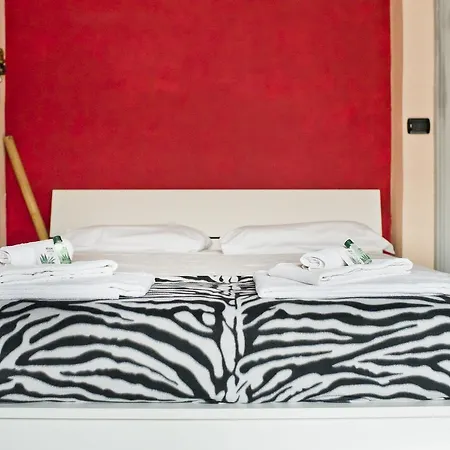 Crocetta & Porta Nuova Colourful Flat Appartement *