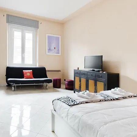 Crocetta & Porta Nuova Colourful Flat * Turín