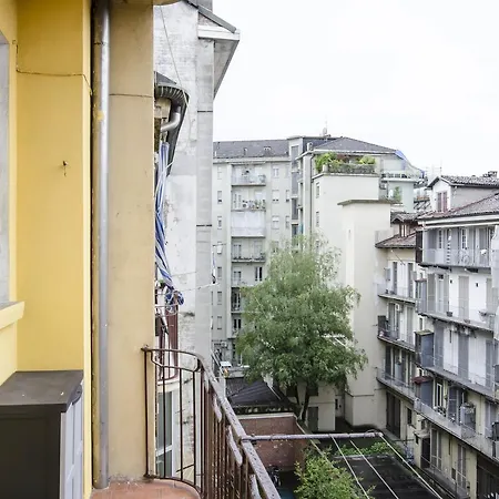 Crocetta & Porta Nuova Colourful Flat